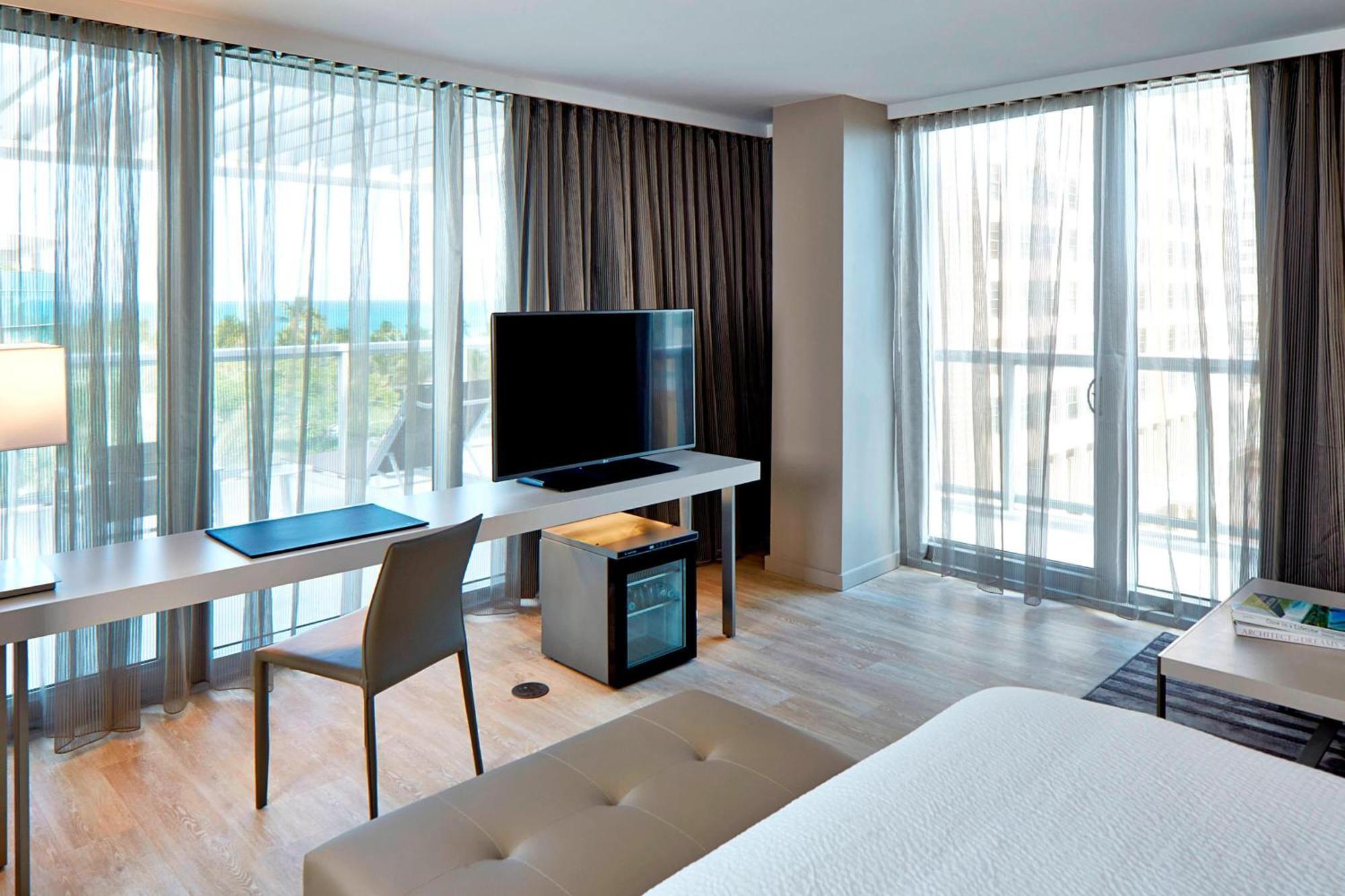 Ac Hotel By Marriott Маями Бийч Екстериор снимка